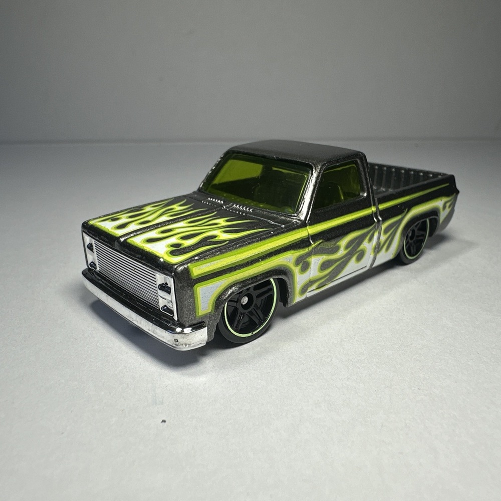 2007 Hot Wheels '83 Chevy Silverado HW Flames Green Diecast 1:64